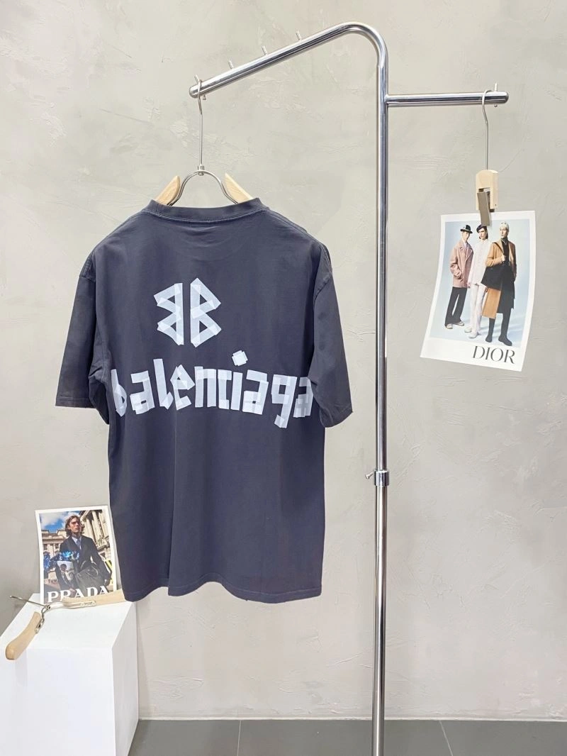 Contemporary Balenciaga T-Shirts 97126