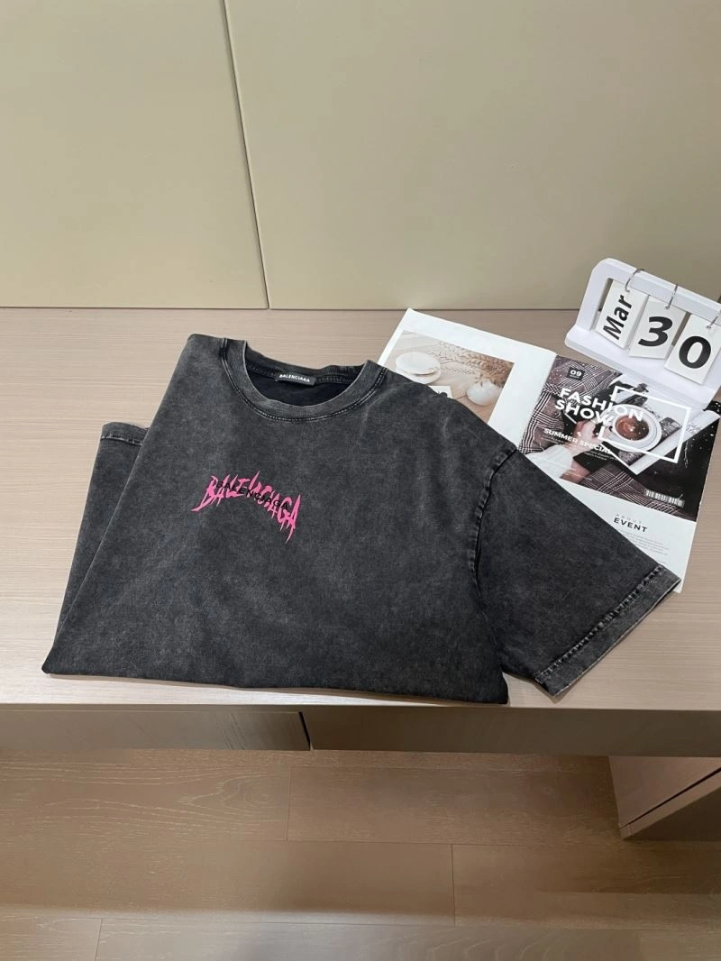 Vibrant Balenciaga T-Shirts 97109