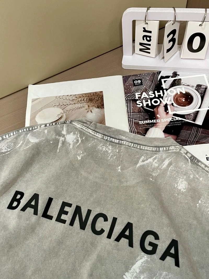 Effortless Balenciaga T-Shirts 97099