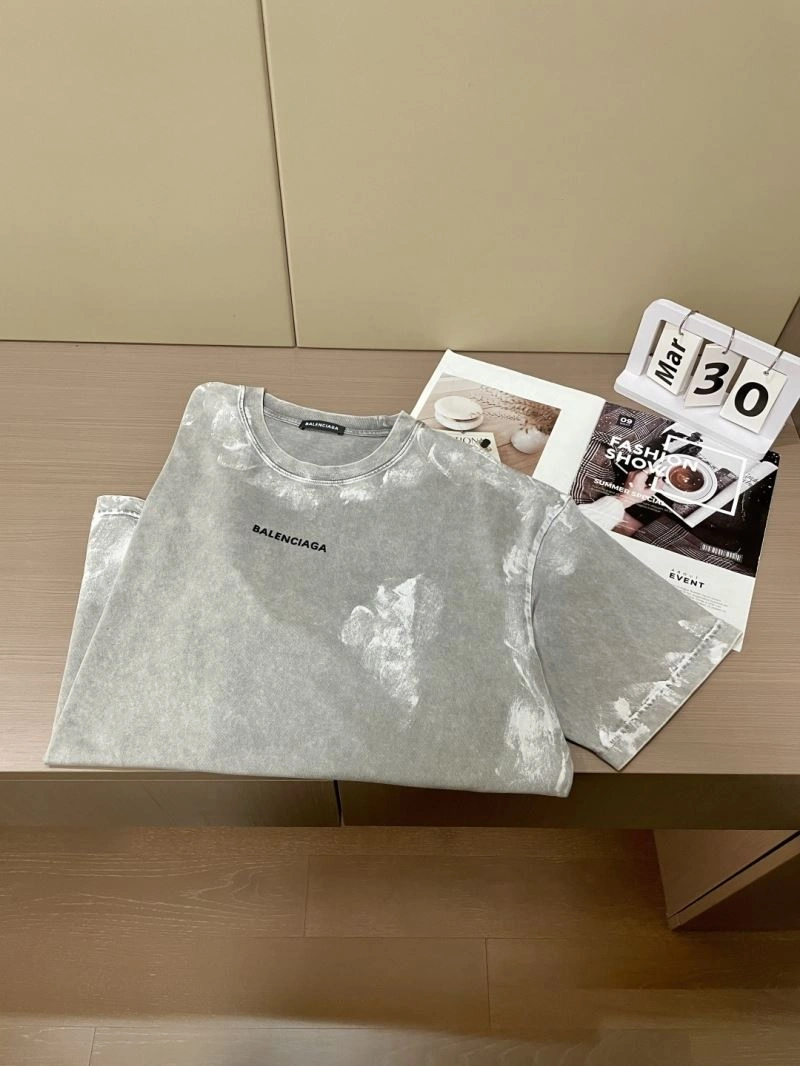 Effortless Balenciaga T-Shirts 97099