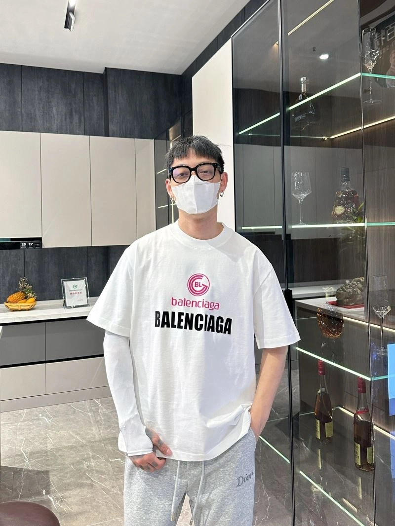 Balenciaga T-Shirts UrbanChic 96954