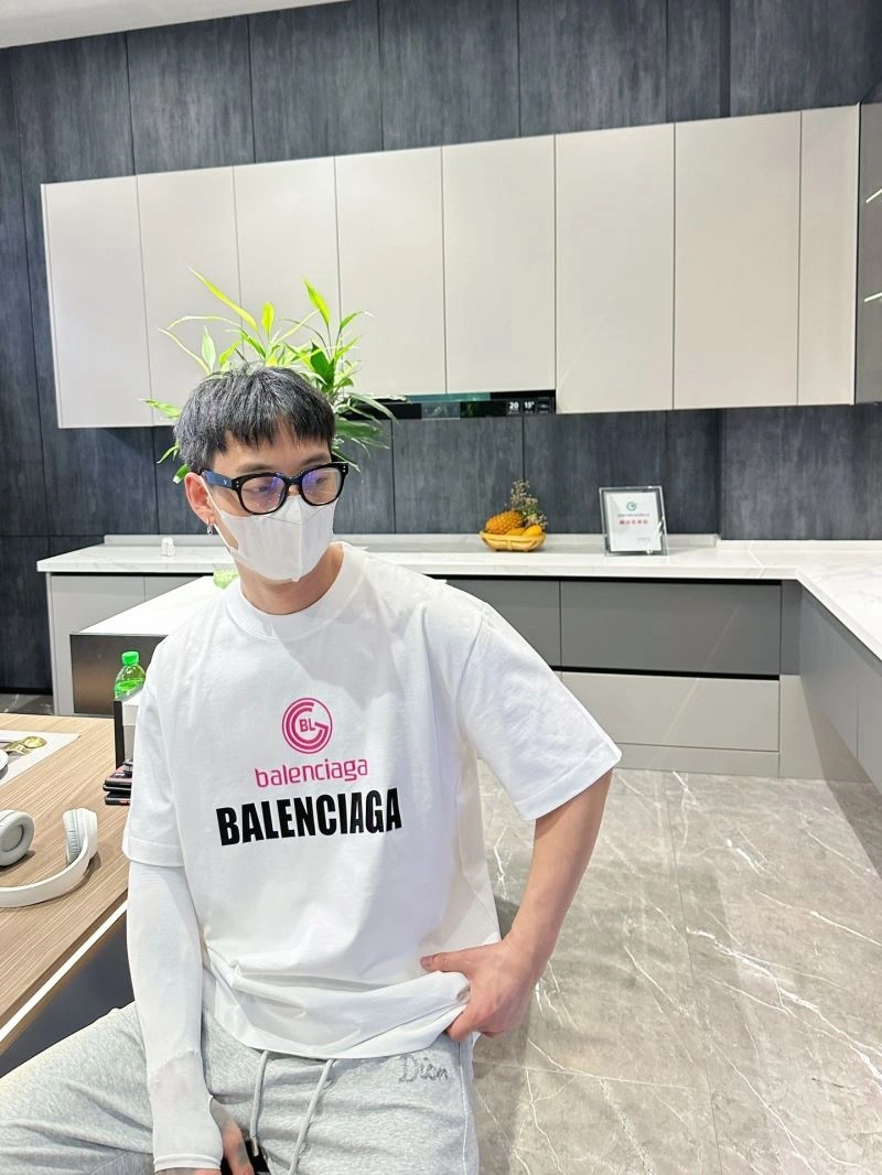 Balenciaga T-Shirts UrbanChic 96954