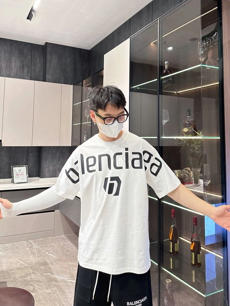 Sporty Balenciaga T-Shirts 96993