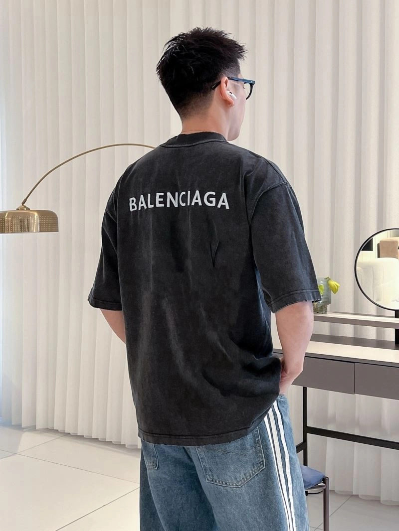 Elegant Balenciaga T-Shirts 96955