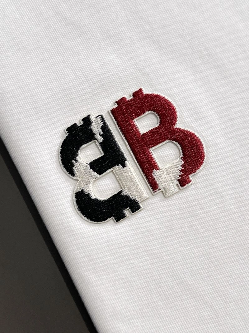 Versatile Balenciaga T-Shirts 96717