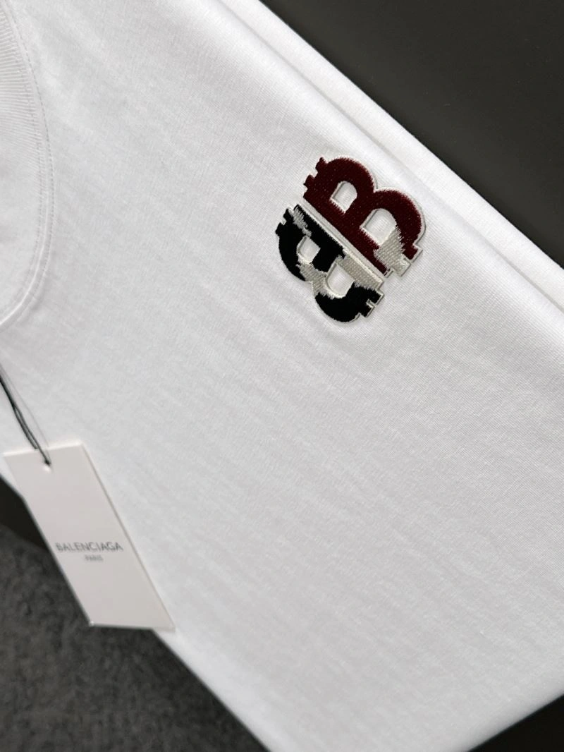 Versatile Balenciaga T-Shirts 96717