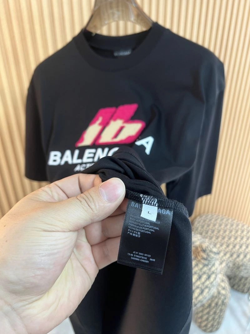 Flexible Balenciaga T-Shirts 96714