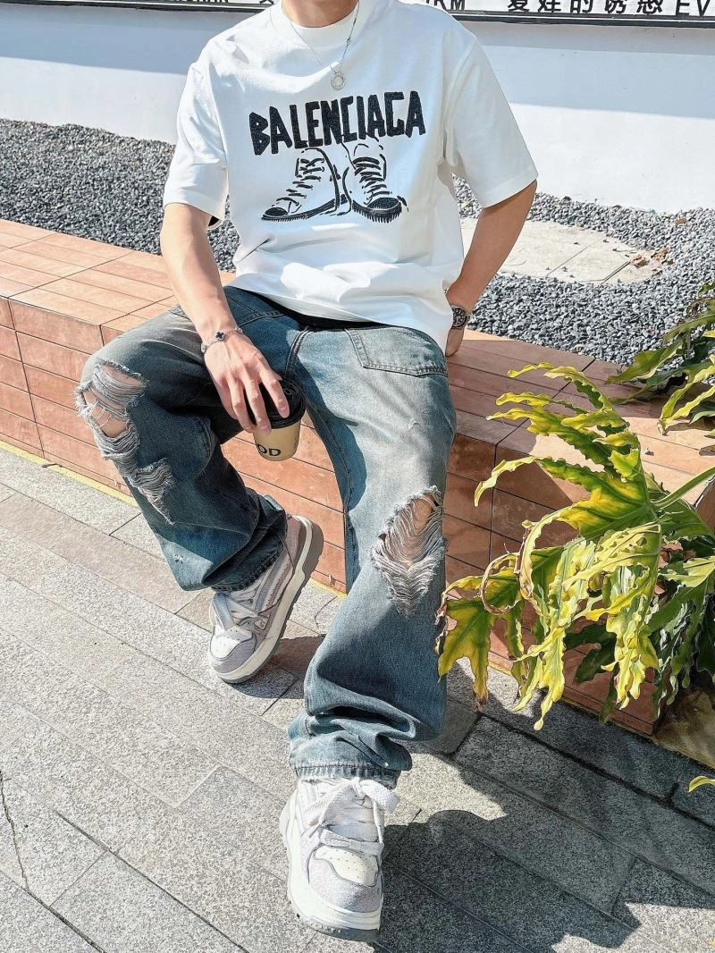 Resilient Balenciaga T-Shirts 96774