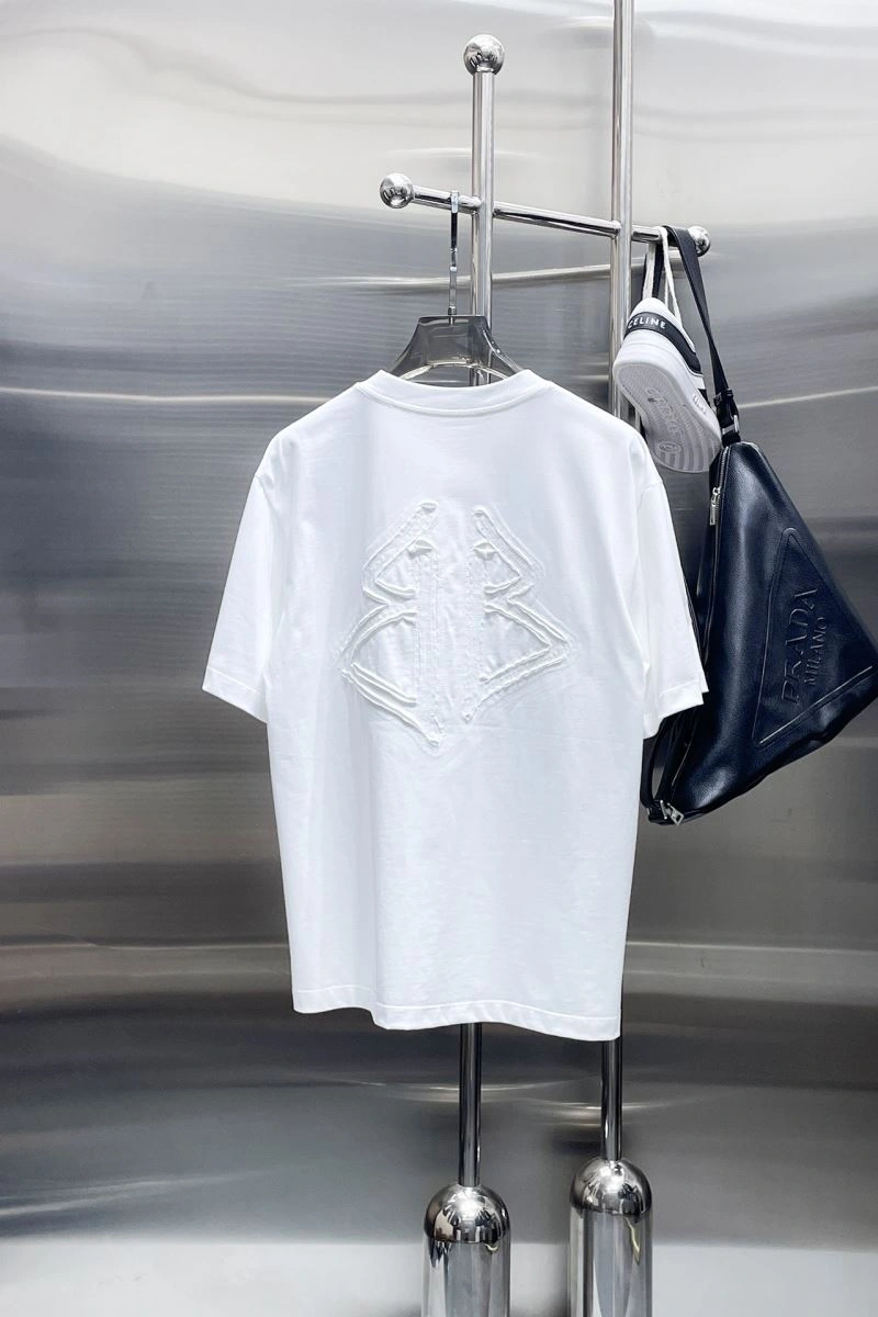 Versatile Balenciaga T-Shirts 96639