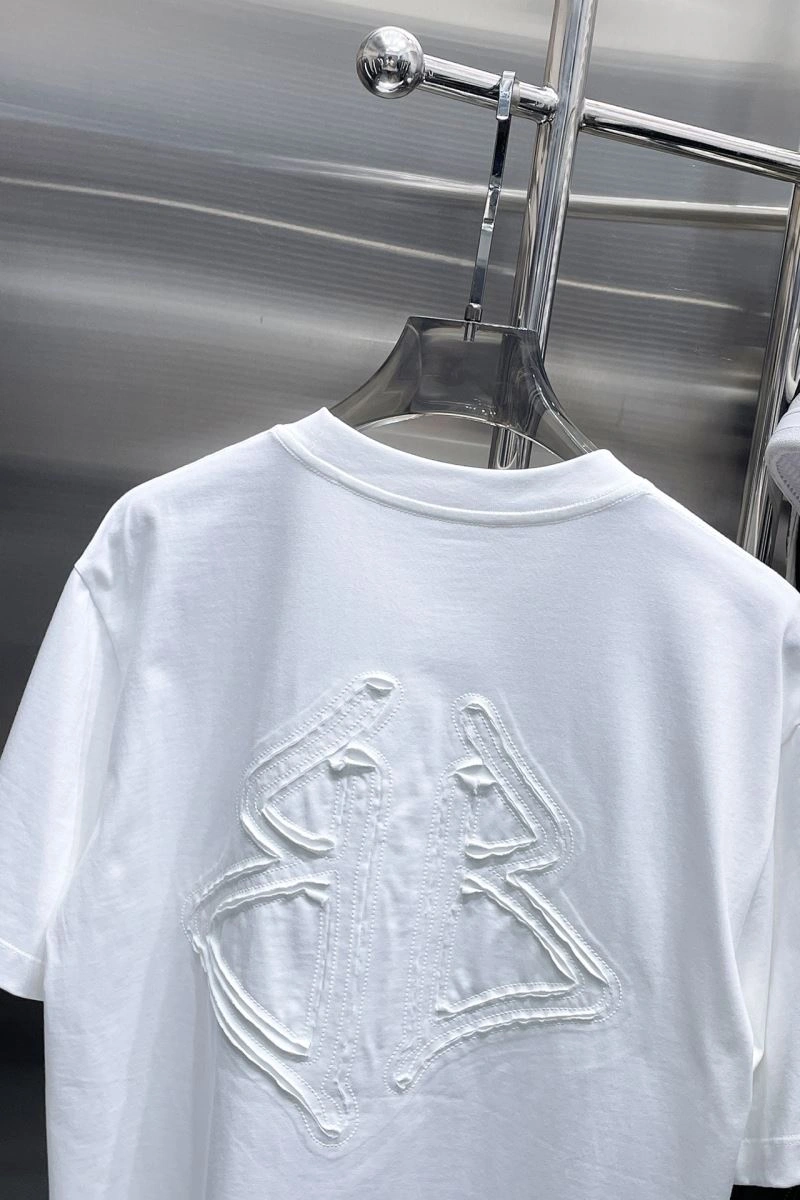 Versatile Balenciaga T-Shirts 96639