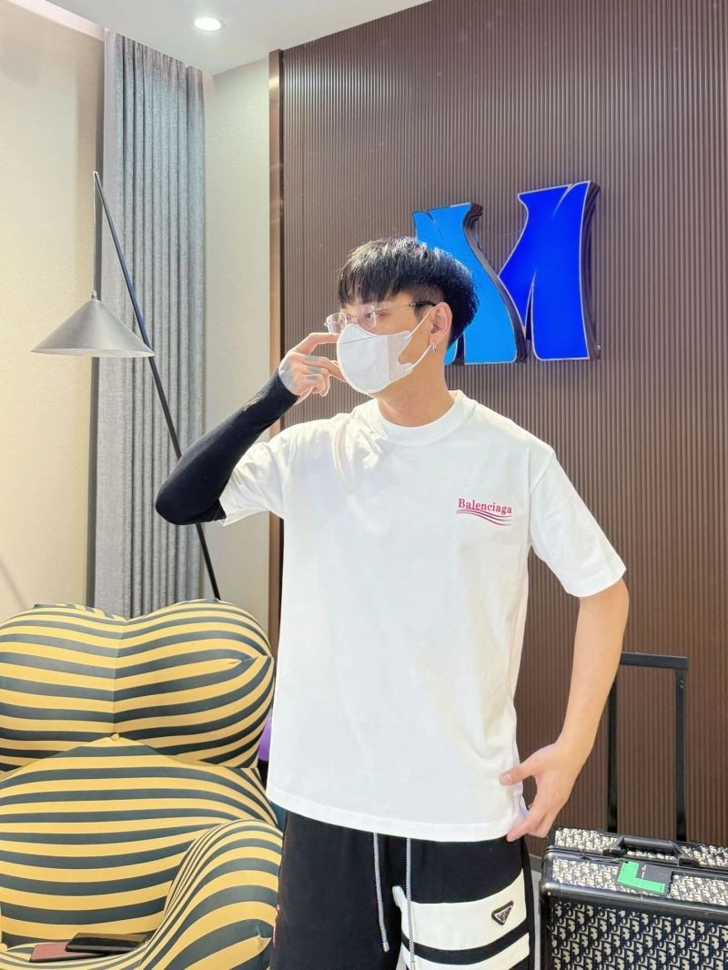 Premium Balenciaga T-Shirts 96631