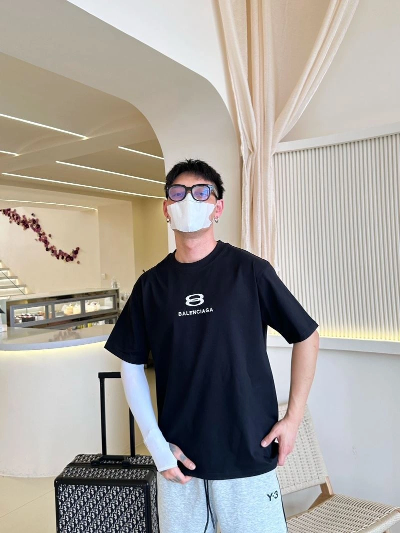 Balenciaga T-Shirts Durable 96621