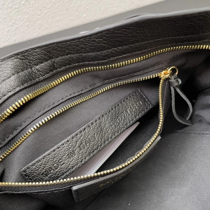 Versatile Balenciaga Top Handle Bags 84767