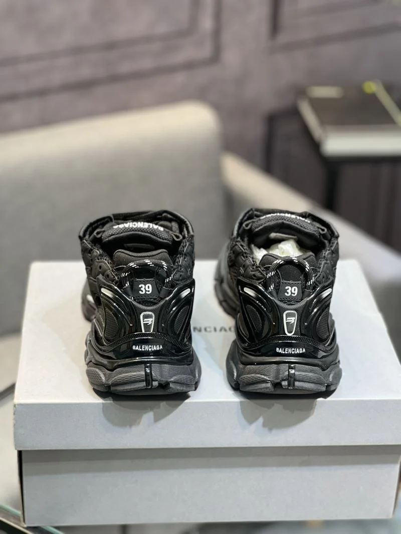 Versatile Balenciaga Track Shoes 16556