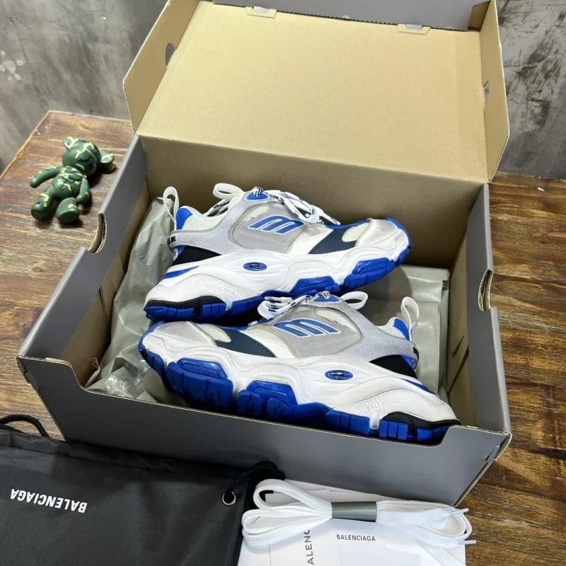 Balenciaga Track Shoes Sleek 16524