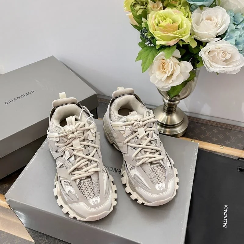 Vibrant Balenciaga Track Shoes 16869