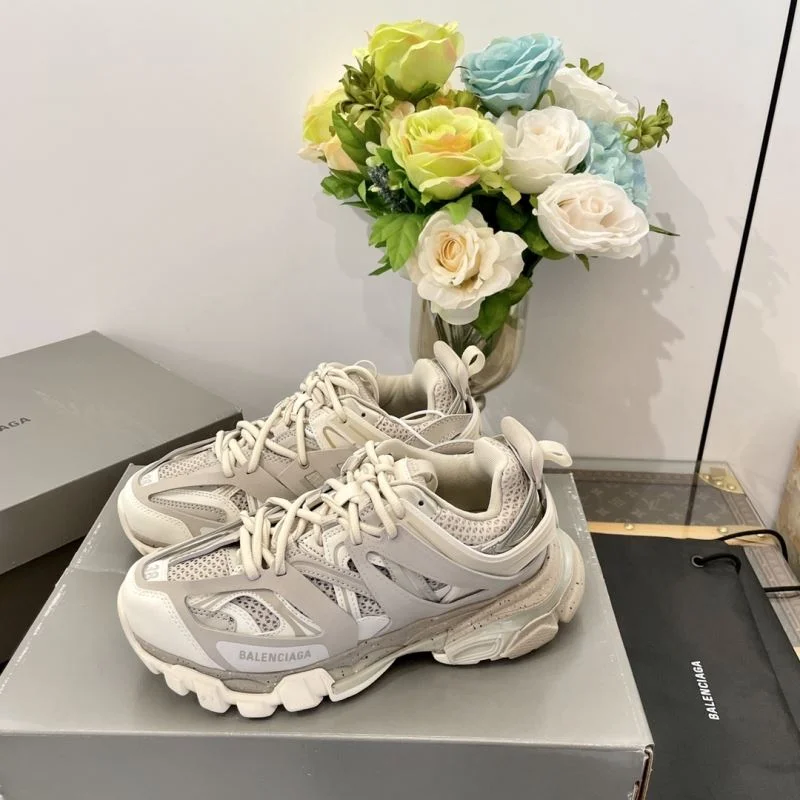 Vibrant Balenciaga Track Shoes 16869