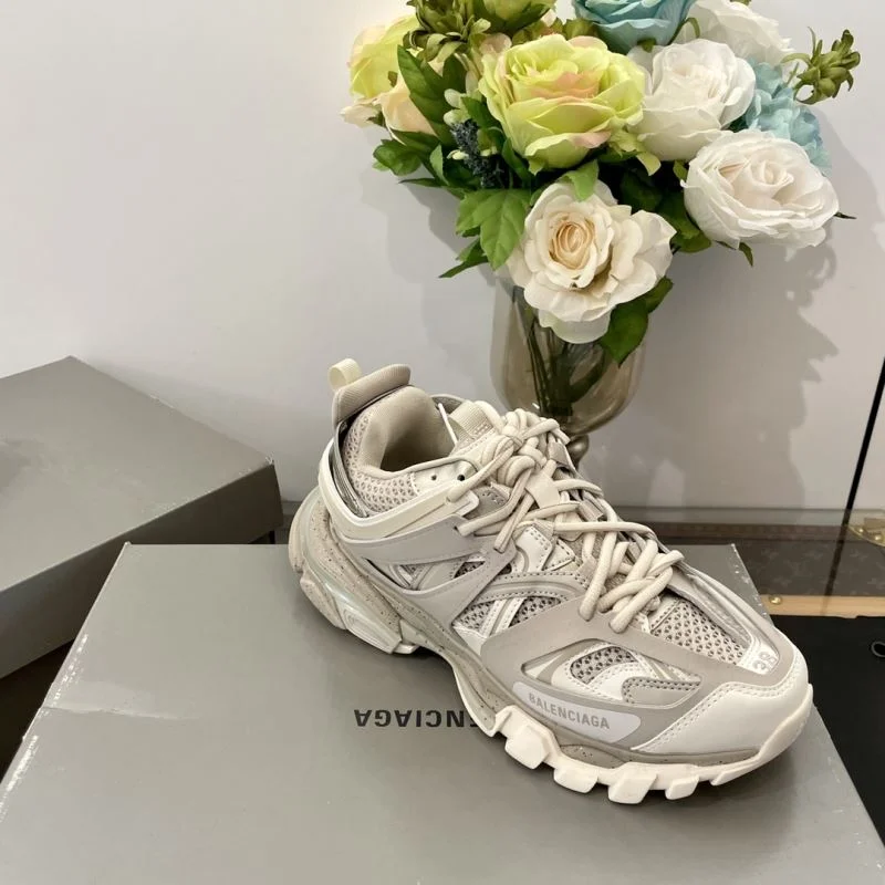 Vibrant Balenciaga Track Shoes 16869