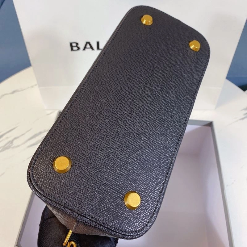 Balenciaga Trend-Defying Oversized Letter Shell Bag Upgraded 75224