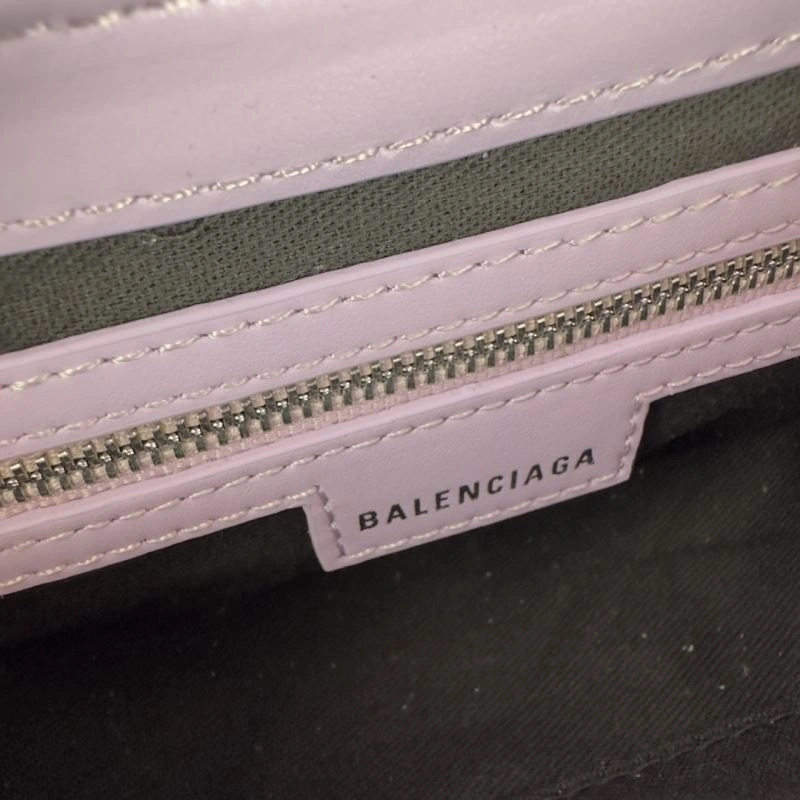 Balenciaga  Lavender Lindsay Handbag with Vintage Charm Tailored 75356