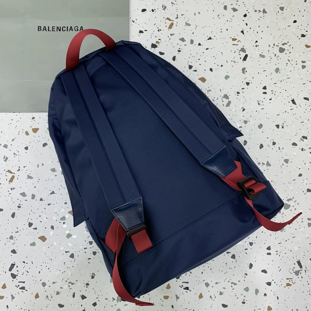 Balenciaga  Minimalist Backpack - High-End Fashion for All Thermal 64694