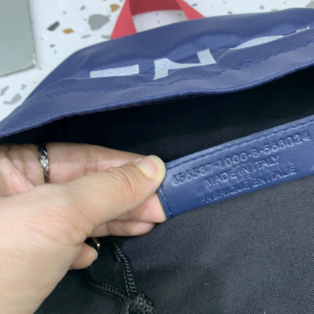 Balenciaga  Minimalist Backpack - High-End Fashion for All Thermal 64694