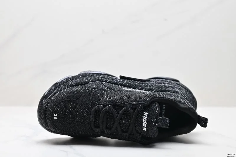 Effortless Balenciaga Triple S Series Shoes 3852
