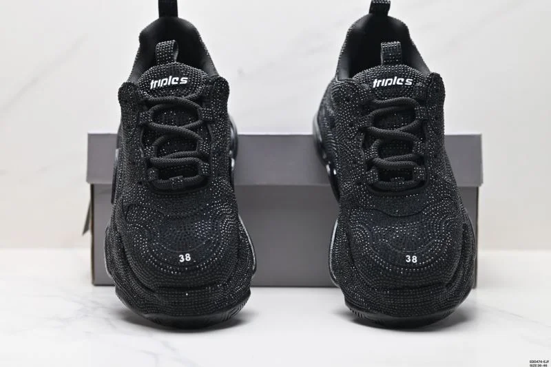 Effortless Balenciaga Triple S Series Shoes 3852