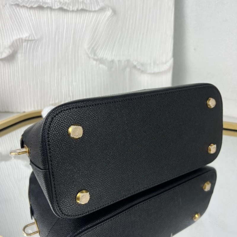 Sleek Balenciaga  Shell Bag - Autumn Winter Collection 78308