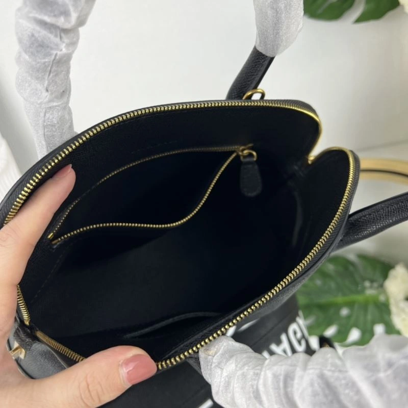 Sleek Balenciaga  Shell Bag - Autumn Winter Collection 78308