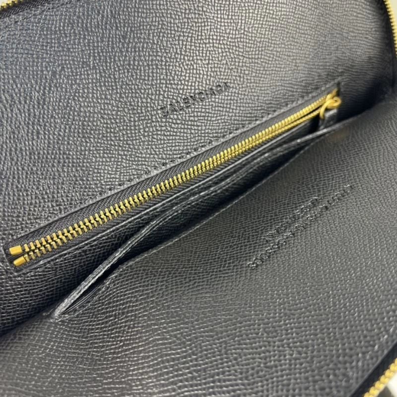 Sleek Balenciaga  Shell Bag - Autumn Winter Collection 78308
