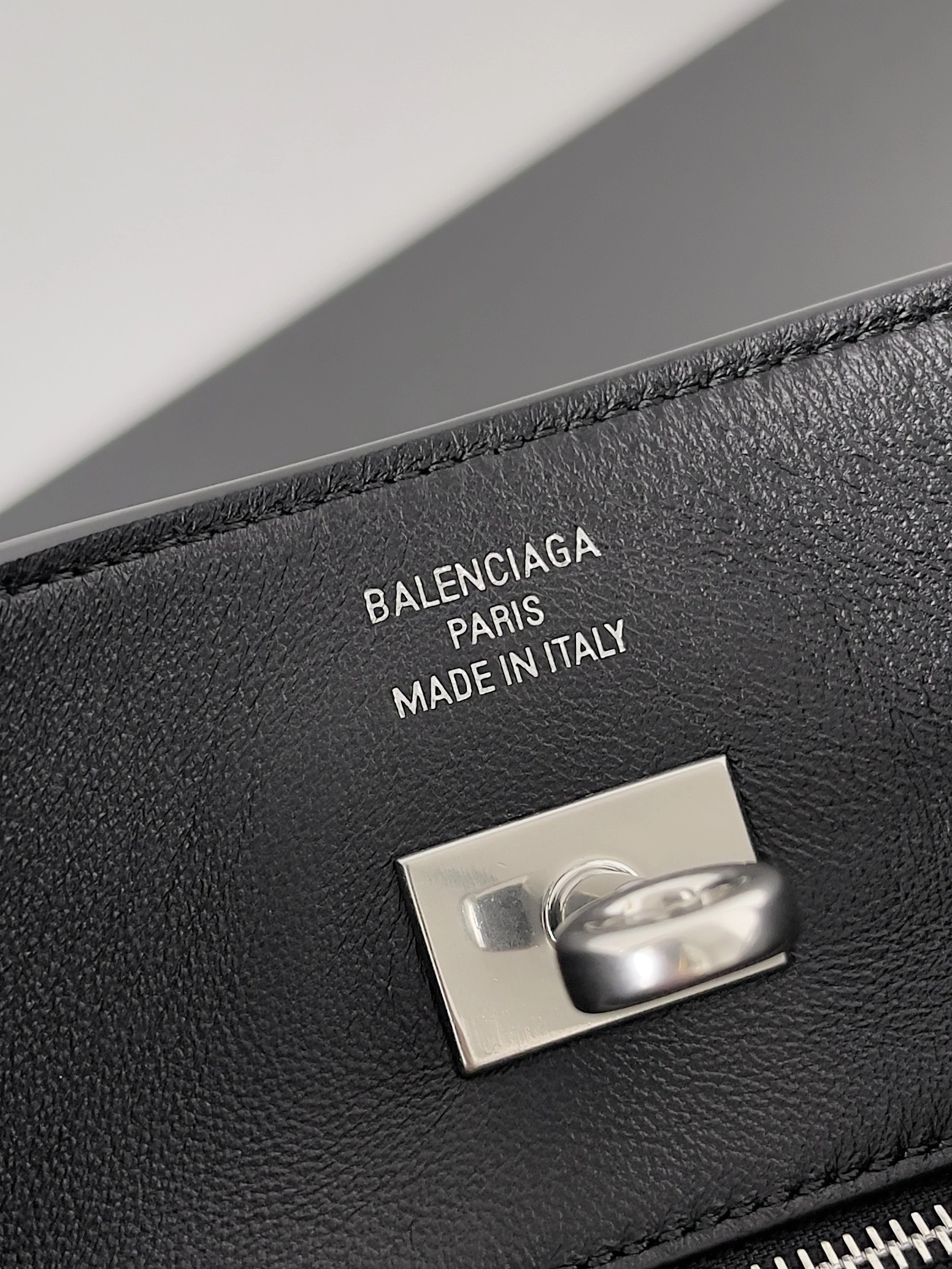 FashionForward Balenciaga Urban Air Series Adjustable Shoulder Bag 60926