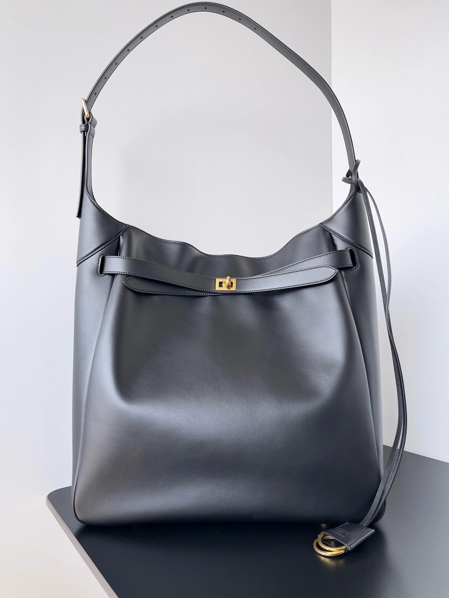 Durable Balenciaga Urban  Adjustable Air Hobo Bag - Winter 60935
