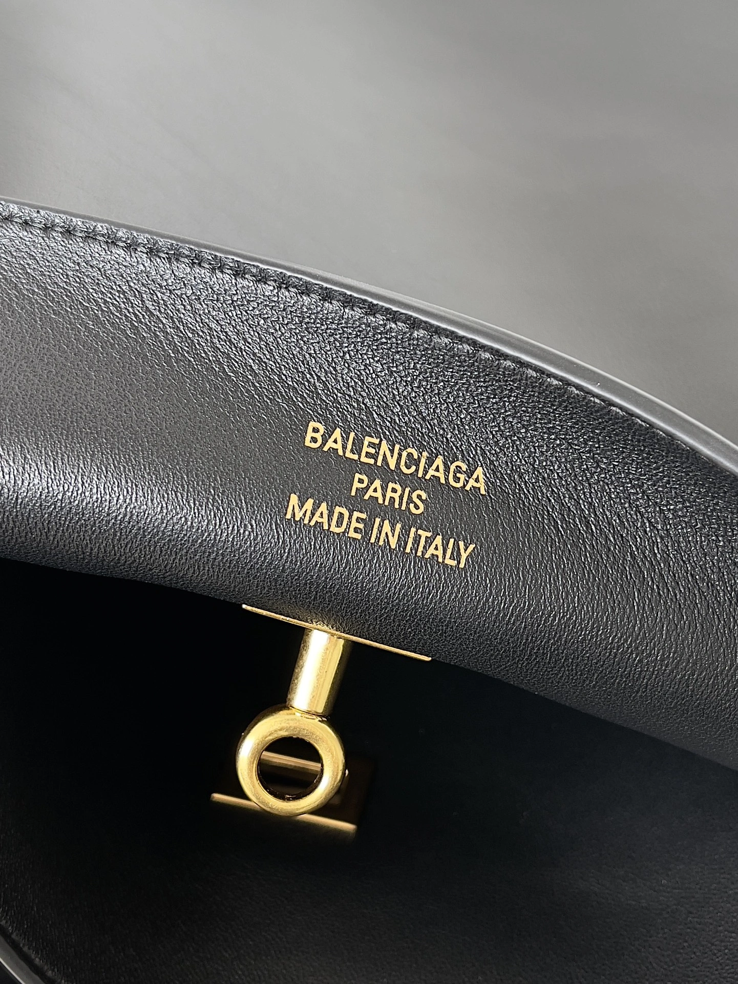 Durable Balenciaga Urban  Adjustable Air Hobo Bag - Winter 60935