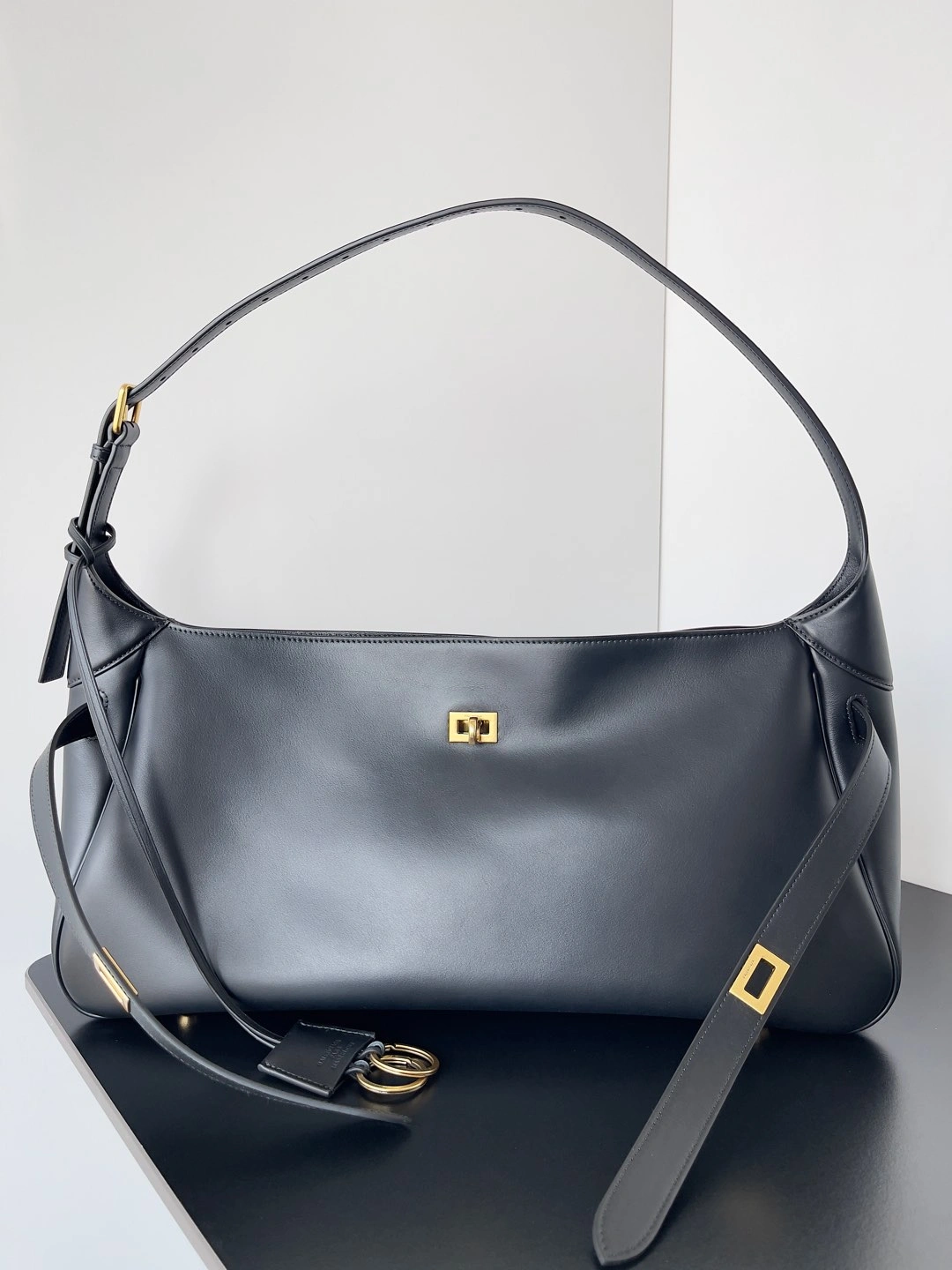 Balenciaga Urban  Air Series Adjustable Shoulder Bag GoAnywhere 60895