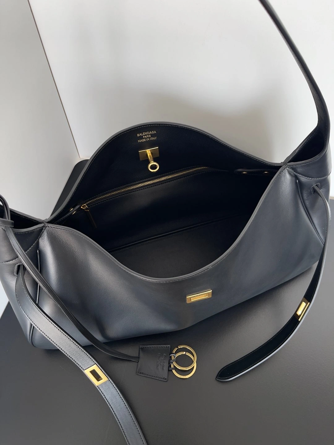 Balenciaga Urban  Air Series Adjustable Shoulder Bag GoAnywhere 60895