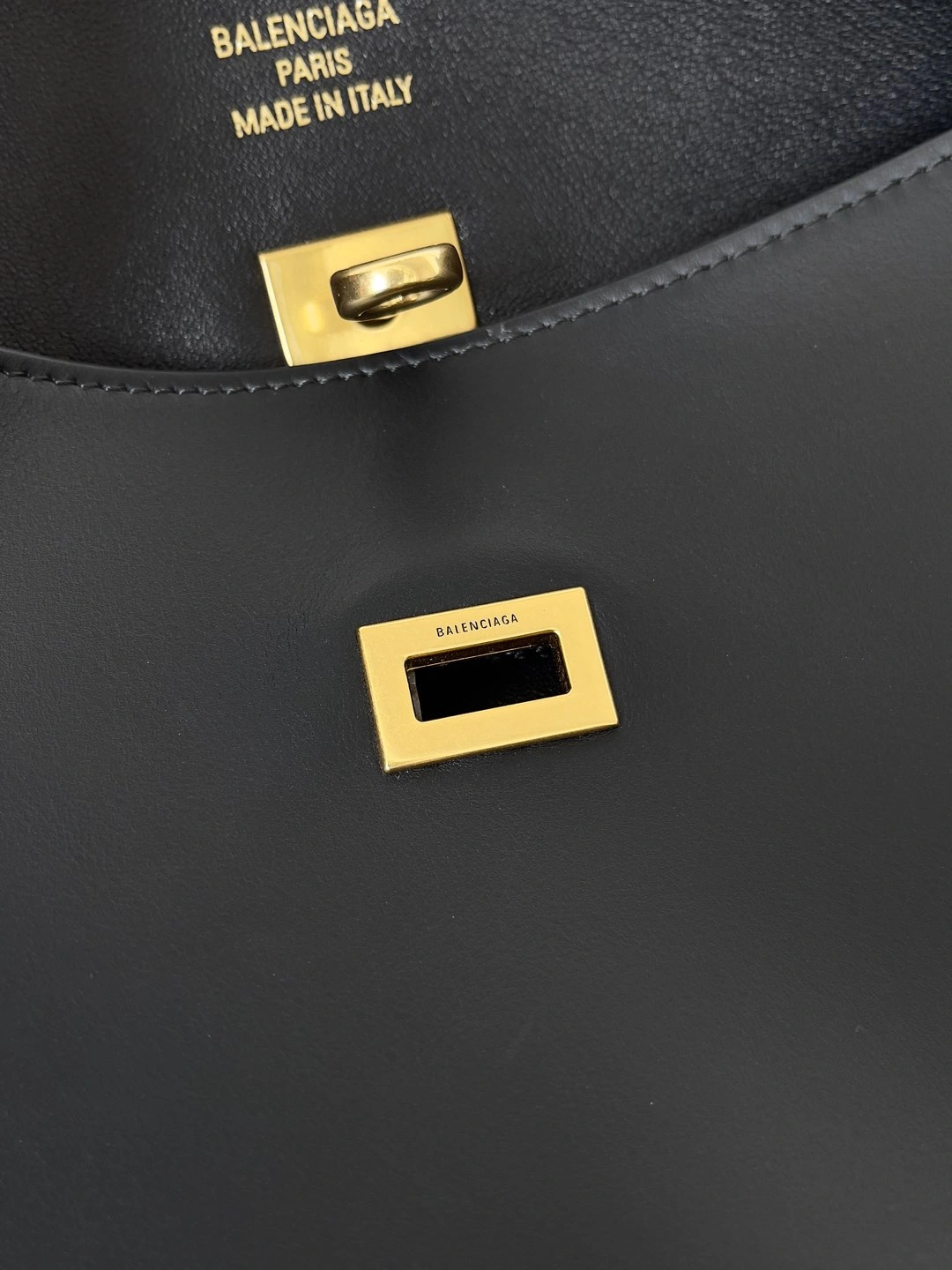 Balenciaga Urban  Air Series Adjustable Shoulder Bag GoAnywhere 60895