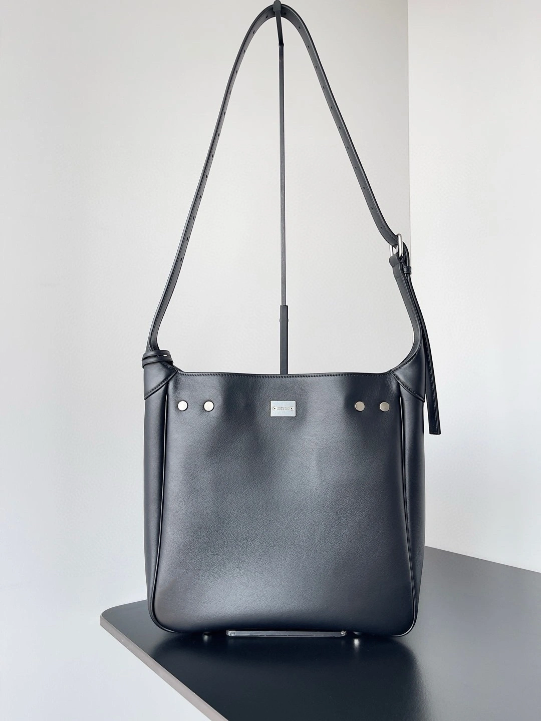 Balenciaga Urban Elegance Air Hobo Bag - Winter 2024 Collection Sophisticated 60968