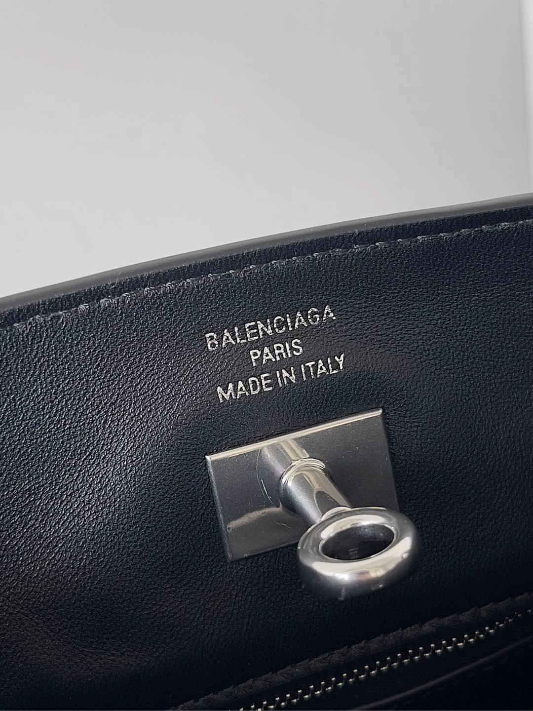 Balenciaga Urban Elegance Air Hobo Bag - Winter 2024 Collection Sophisticated 60968