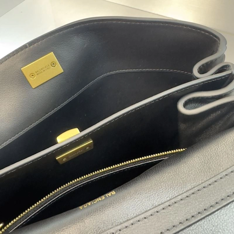 Sophisticated Balenciaga  Size Handbag Collection 69973