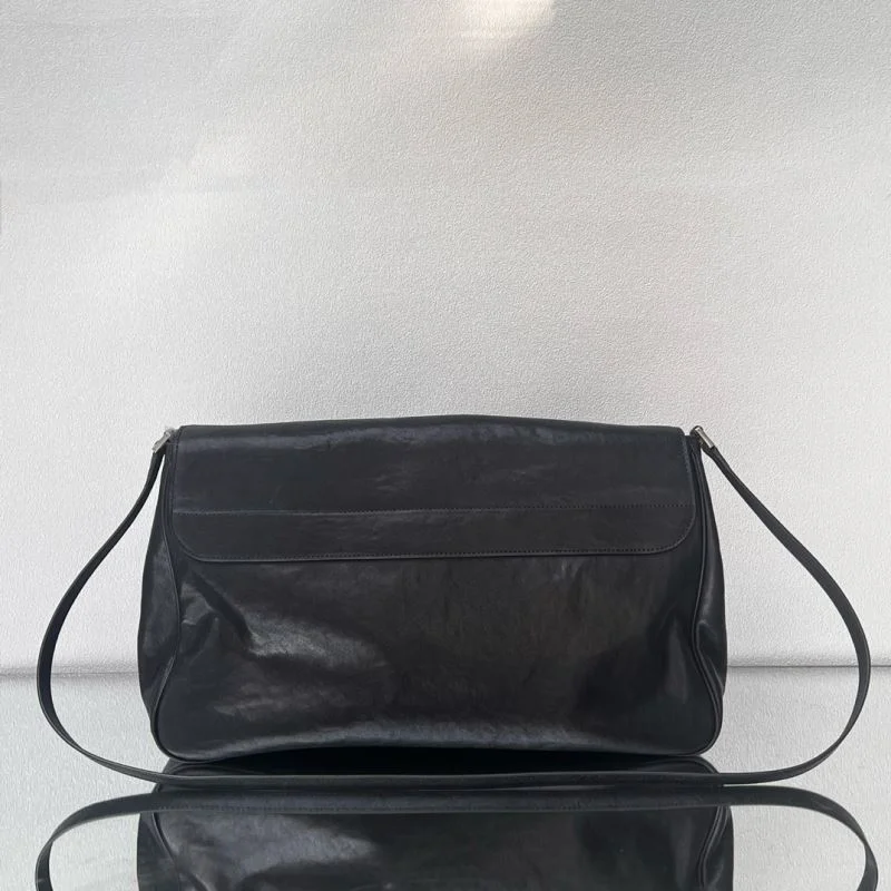 Vibrant Balenciaga Vintage Grungy Leather Everyday Bag - Model 38247