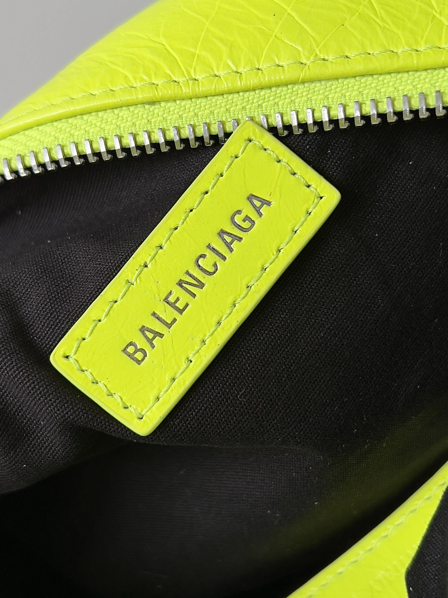 Effortless Balenciaga Vintage Lambskin Street Style Multi-Function Tote Bag 64671