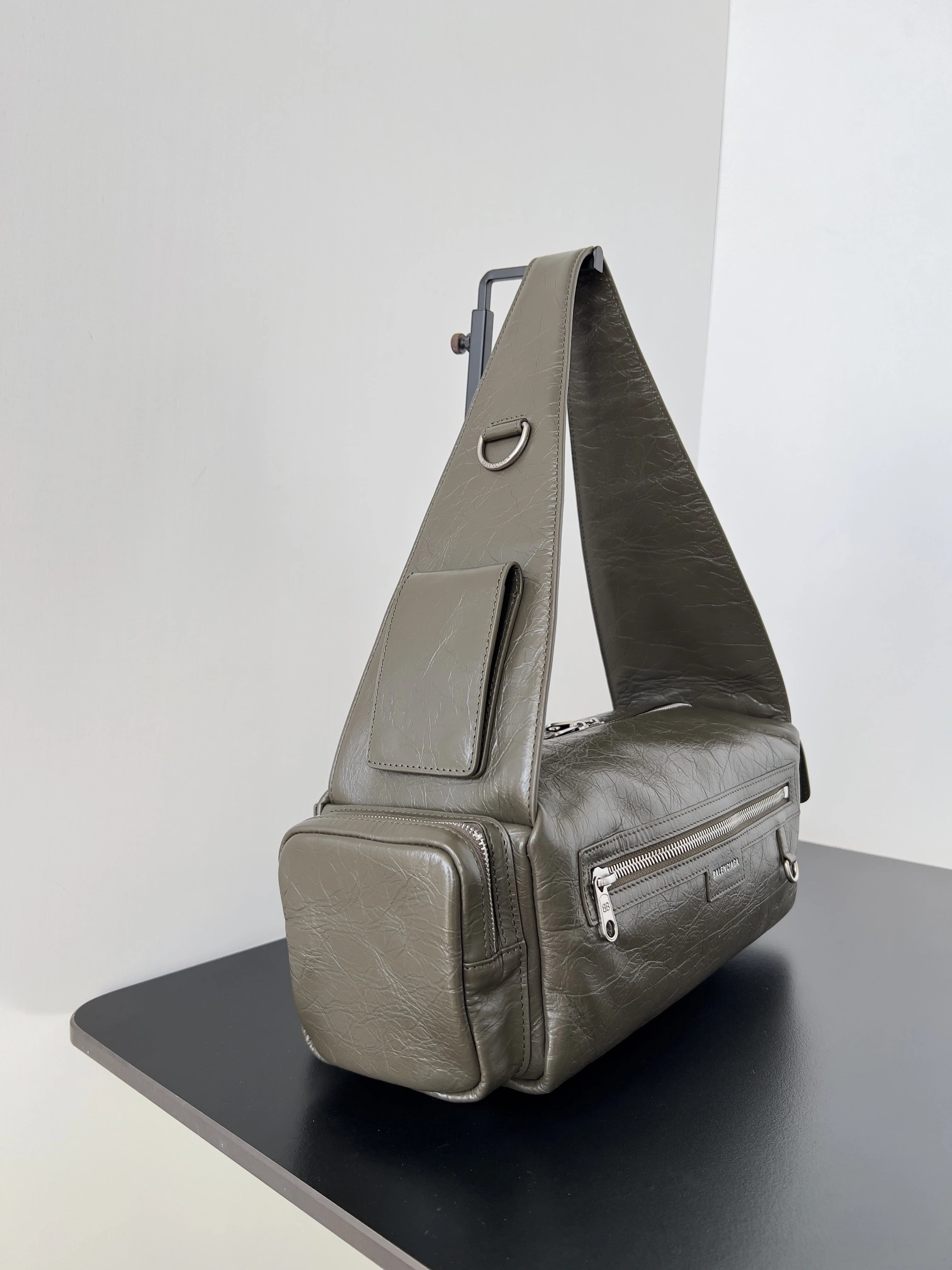 ZipUp Balenciaga Vintage Lambskin Street Style Multifunctional Shoulder Bag 64657