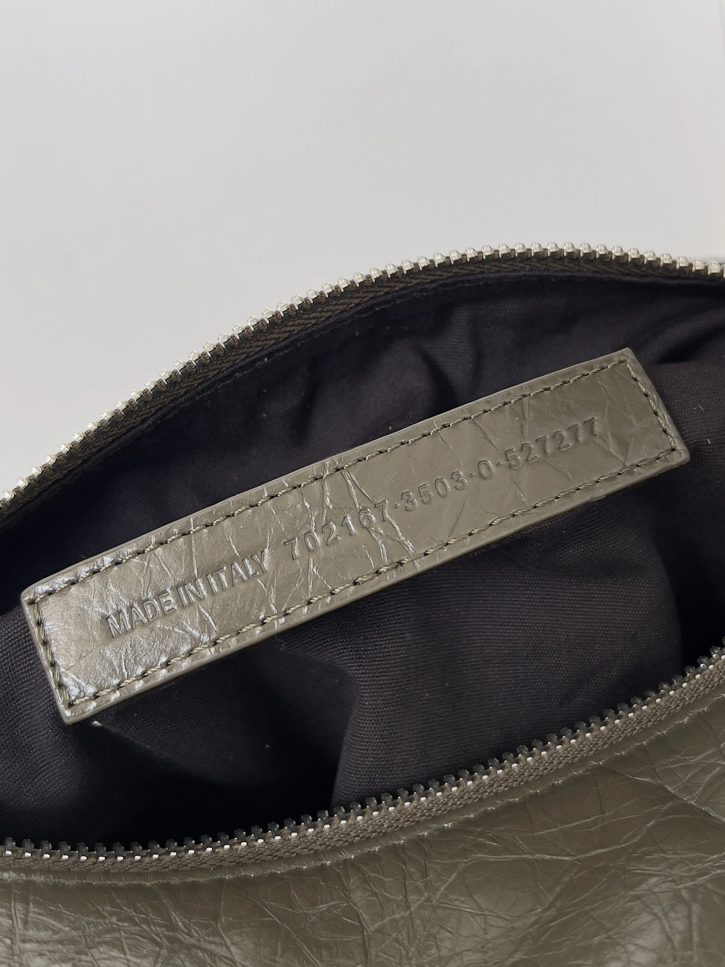 ZipUp Balenciaga Vintage Lambskin Street Style Multifunctional Shoulder Bag 64657