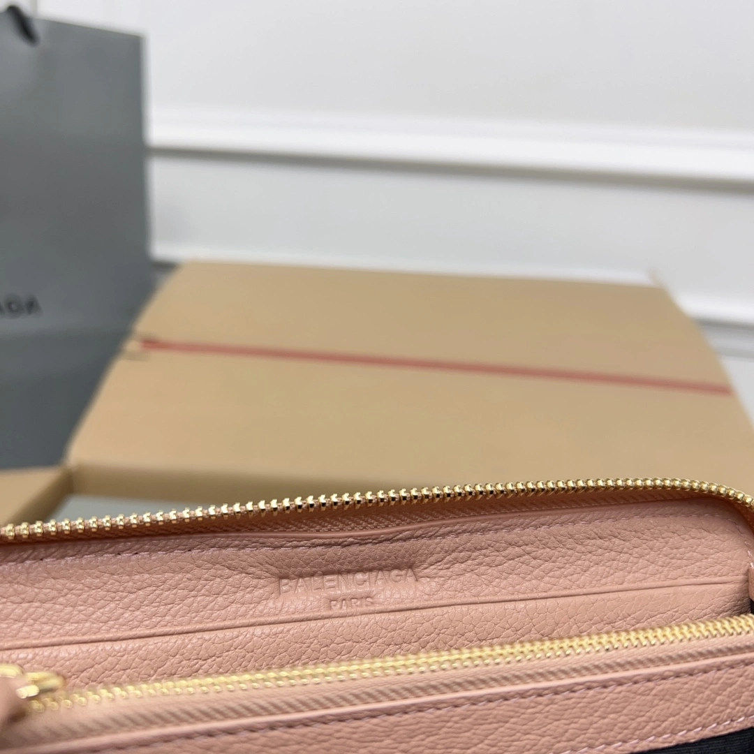 TravelReady Balenciaga Vintage Rose Pink Leather Motorcycle Wallet with Smiley 60833