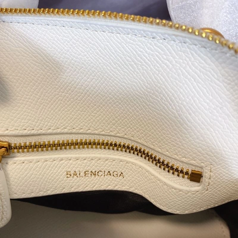Balenciaga XXS Oversized Letter Shell Bag - Limited Edition Fashionable 75238