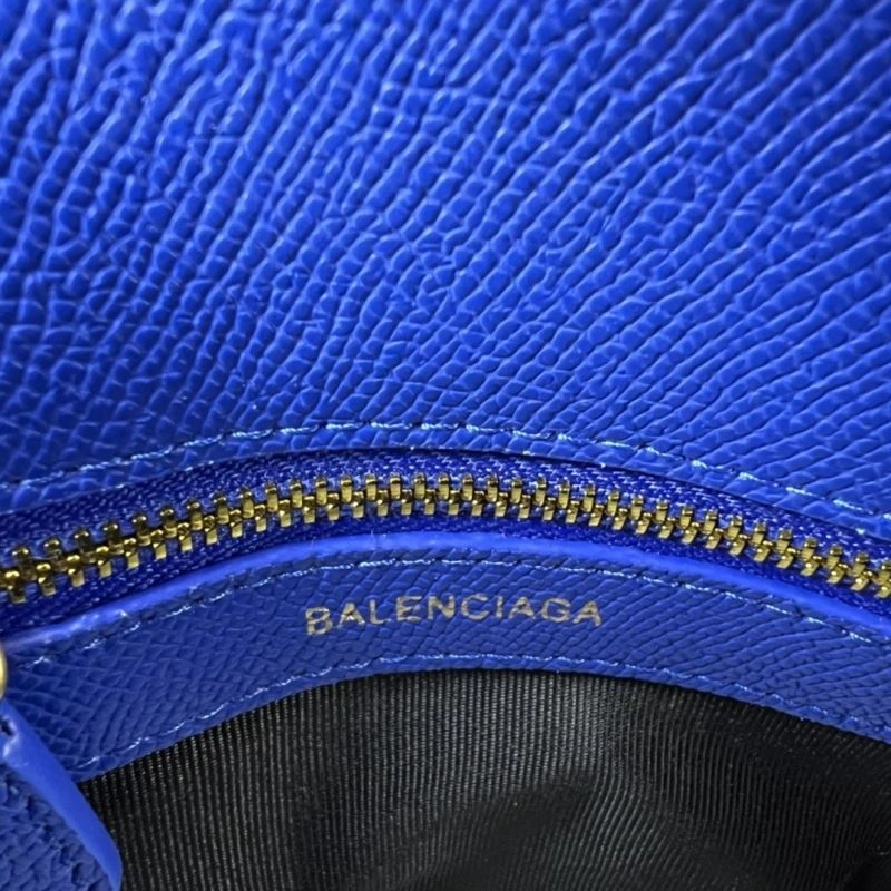 Balenciaga XXS Super Mini Trend-Disrupting Shell Bag Practical 78305