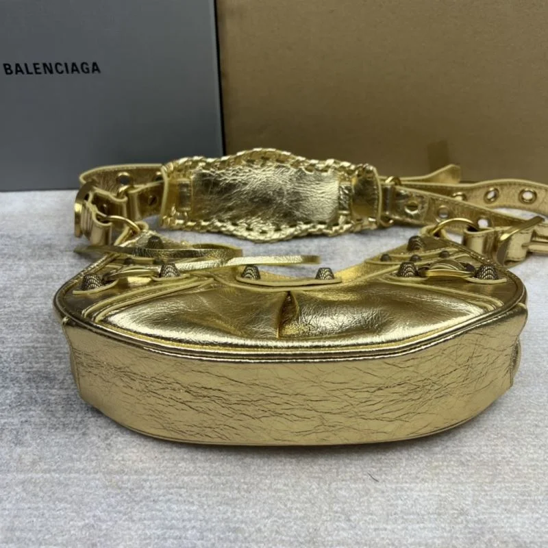 Stylish Balenciaga Xiaojin Retro Motorcycle-Inspired Half Moon Dumpling Bag 38351
