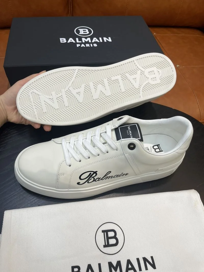 Versatile Balmain Shoes 5382