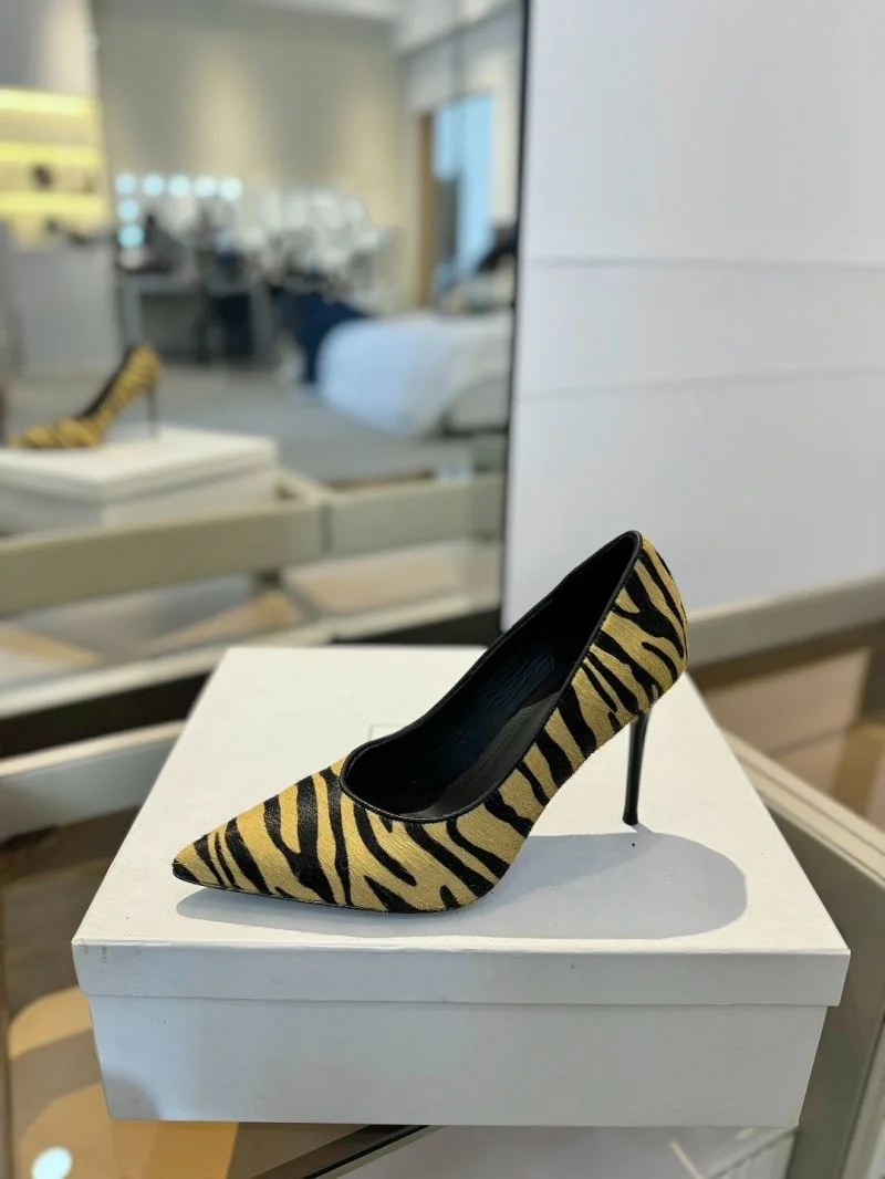 Unique Balmain Shoes 10489